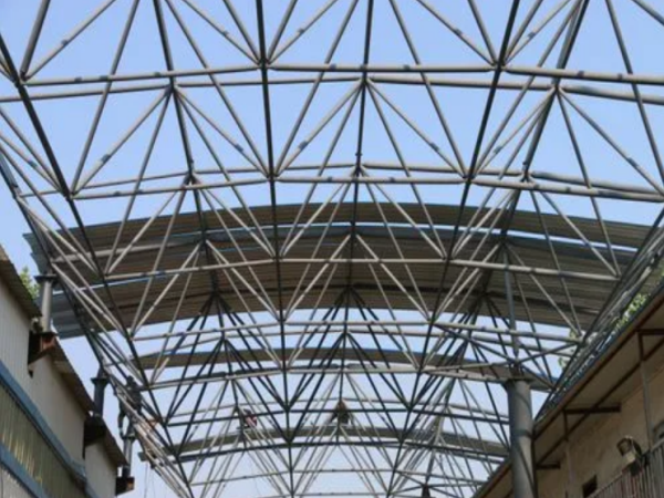 辽源网架加工厂家必须注意的细节问题